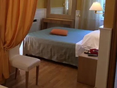 Hotel Vienna Touring 里乔内 4*,  意大利